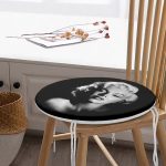 - RealHomes Yuvarlak Fermuarlı Minder - Realhomes Marilyn Monroe Resimli Dijital Baskılı Yuvarlak Fermuarlı Sandalye Minderi Realhomes