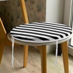 - RealHomes Yuvarlak Fermuarlı Minder - Realhomes  Siyah Beyaz Çizgili Yuvarlak Fermuarlı Sandalye Minderi Realhomes