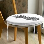 - RealHomes Yuvarlak Fermuarlı Minder - Realhomes Siyah Beyaz Ananas Dijital Baskılı Yuvarlak Fermuarlı Sandalye Minderi Realhomes