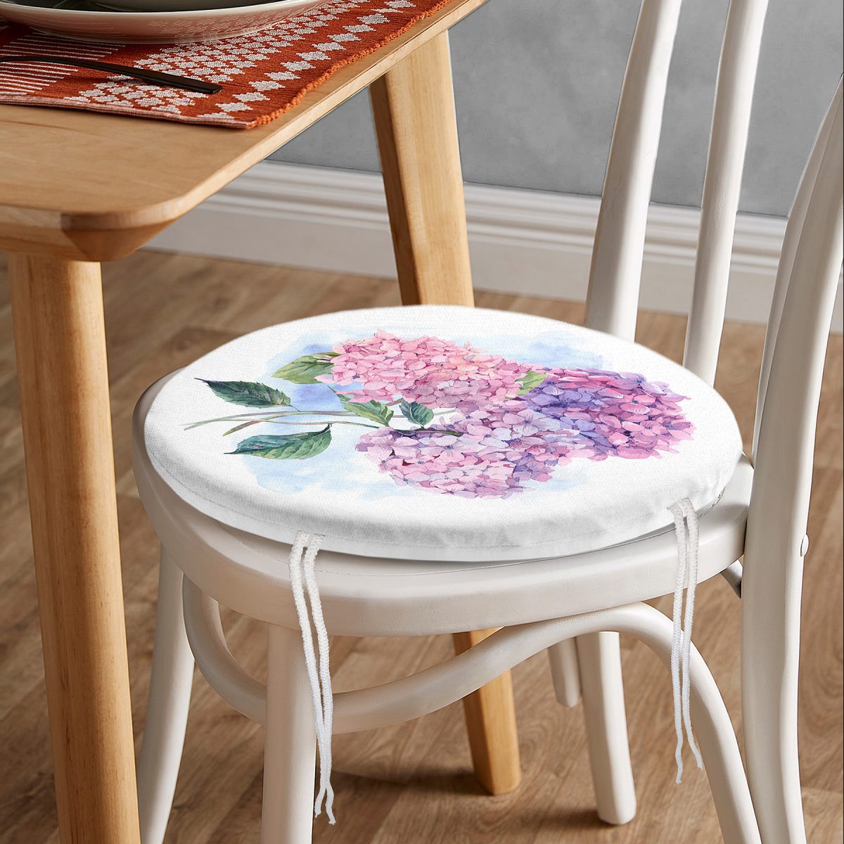 Ortanca Çiçeği Figürlü Özel Tasarım Dijital Baskılı Modern Yuvarlak Fermuarlı Sandalye Minderi Realhomes