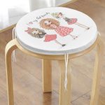 - RealHomes Yuvarlak Fermuarlı Minder - Realhomes Best Friends Temalı Dijital Baskılı Modern Yuvarlak Fermuarlı Sandalye Minderi Realhomes