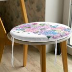 - RealHomes Yuvarlak Fermuarlı Minder - Realhomes  Lila Renk Salkım Zambak Desenli Dijital Baskılı Yuvarlak Fermuarlı Sandalye Minderi Realhomes