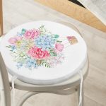 - RealHomes Yuvarlak Fermuarlı Minder - Realhomes Kurdele Motifli Karma Çiçek Dijital Baskılı Yuvarlak Fermuarlı Sandalye Minderi Realhomes