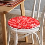 - RealHomes Yuvarlak Fermuarlı Minder - Realhomes  Kırmızı Zeminde Kar Tanesi Desenli Özel Tasarımlı Dijital Baskılı Modern Yuvarlak Fermuarlı Sandalye Minderi Realhomes