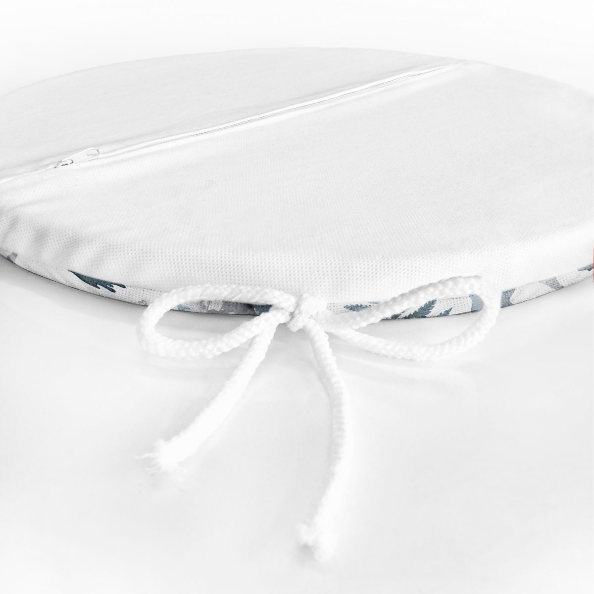 Realhomes Beyaz Zeminli Geyik ve Yaprak Motifleri Dijital Baskılı Modern Yuvarlak Fermuarlı Sandalye Minderi Realhomes