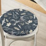 Siyah Zeminde Geyik ve Yaprak Desenli Yuvarlak Fermuarlı Sandalye Minderi Realhomes