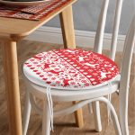 - RealHomes Yuvarlak Fermuarlı Minder - Realhomes Kırmızı Beyaz Yılbaşı Geyikleri Dijital Baskılı Yuvarlak Fermuarlı Sandalye Minderi Realhomes