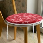 - RealHomes Yuvarlak Fermuarlı Minder - Realhomes Kırmızı Zeminde Kar Taneleri Yuvarlak Fermuarlı Sandalye Minderi Realhomes