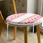 - RealHomes Yuvarlak Fermuarlı Minder - Realhomes Realhomes Kanaviçe Görünümlü Geyikler Özel Tasarım Modern Yuvarlak Fermuarlı Sandalye Minderi Realhomes