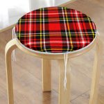 - RealHomes Yuvarlak Fermuarlı Minder - Realhomes  Kırmızı Zeminli Ekose Desenli Yuvarlak Fermuarlı Sandalye Minderi Realhomes
