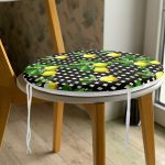 - RealHomes Yuvarlak Fermuarlı Minder - Realhomes  Siyah Zeminde Ekose Desenli Limon Dijital Baskılı Yuvarlak Fermuarlı Sandalye Minderi Realhomes