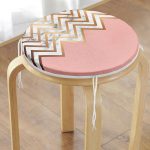- RealHomes Yuvarlak Fermuarlı Minder - Realhomes Gold ve Pembe Renkli Mermer Desenli Modern Yuvarlak Fermuarlı Sandalye Minderi Realhomes