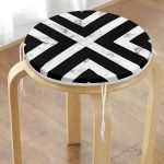 - RealHomes Yuvarlak Fermuarlı Minder - Realhomes  Mermer Zeminli Siyah Geometrik Desenli Modern Yuvarlak Fermuarlı Sandalye Minderi Realhomes