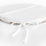 Beyaz Zeminde Altın Yapraklar Desenli Dijital Baskılı Yuvarlak Fermuarlı Sandalye Minderi Realhomes