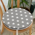 - RealHomes Yuvarlak Fermuarlı Minder - Realhomes  Yıldız Desenli Dijital Baskılı Yuvarlak Fermuarlı Sandalye Minderi Realhomes