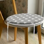 - RealHomes Yuvarlak Fermuarlı Minder - Realhomes  Yıldız Desenli Dijital Baskılı Yuvarlak Fermuarlı Sandalye Minderi Realhomes