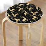 - RealHomes Yuvarlak Fermuarlı Minder - Realhomes Altın Detaylı Geyikler Desenli Modern Yuvarlak Fermuarlı Sandalye Minderi Realhomes