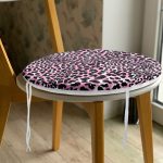 - RealHomes Yuvarlak Fermuarlı Minder - Realhomes  Realhomes Pembe Renkli Leopar Desenli Modern Yuvarlak Fermuarlı Sandalye Minderi Realhomes