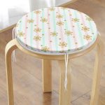 - RealHomes Yuvarlak Fermuarlı Minder - Realhomes Realhomes Pembe Mavi Zeminde Kar Tanesi Detaylı Modern Yuvarlak Fermuarlı Sandalye Minderi Realhomes