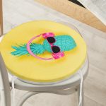 - RealHomes Yuvarlak Fermuarlı Minder - Realhomes  Sarı Zeminli Ananas Detaylı Modern Yuvarlak Fermuarlı Sandalye Minderi Realhomes