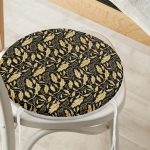 - RealHomes Yuvarlak Fermuarlı Minder - Realhomes  Siyah Zeminli Altın Yapraklar Motifli Yuvarlak Fermuarlı Sandalye Minderi Realhomes