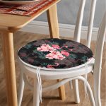 - RealHomes Yuvarlak Fermuarlı Minder - Realhomes  Siyah Zeminde Lilyum ve Flamingo Özel Tasarım Yuvarlak Fermuarlı Sandalye Minderi Realhomes