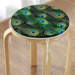 - RealHomes Yuvarlak Fermuarlı Minder - Realhomes  Koyu Zeminde Renkli Tüyler Özel Tasarımlı Yuvarlak Fermuarlı Sandalye Minderi Realhomes