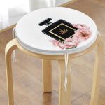 Coco Parfüm Tasarımlı Dijital Baskılı 3D Yuvarlak Fermuarlı Sandalye Minderi Realhomes