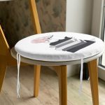 - RealHomes Yuvarlak Fermuarlı Minder - Realhomes Gül Kitap ve Kahve Tasarımlı Dijital Baskılı Yuvarlak Fermuarlı Sandalye Minderi Realhomes