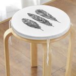 - RealHomes Yuvarlak Fermuarlı Minder - Realhomes Karakalem Tüy Desenli Dijital Baskılı Modern Yuvarlak Fermuarlı Sandalye Minderi Realhomes