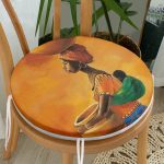 - RealHomes Yuvarlak Fermuarlı Minder - Realhomes  Turuncu Afrikan Women Tasarımlı Dijital Baskılı Yuvarlak Fermuarlı Sandalye Minderi Realhomes