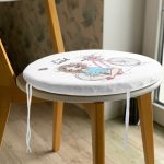 - RealHomes Yuvarlak Fermuarlı Minder - Realhomes Lets Go Travel Çizimli Dijital Baskılı Modern Yuvarlak Fermuarlı Sandalye Minderi Realhomes