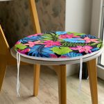 - RealHomes Yuvarlak Fermuarlı Minder - Realhomes Siyah Zeminde Watercolor Tropikal Desenli Dijital Baskılı Yuvarlak Fermuarlı Sandalye Minderi Realhomes