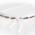 - RealHomes Yuvarlak Fermuarlı Minder - Realhomes Lacivert Zeminde Renkli Tüyler Özel Tasarımlı Yuvarlak Fermuarlı Sandalye Minderi Realhomes