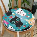 - RealHomes Yuvarlak Fermuarlı Minder - Realhomes Mavi Zeminde Kedicikler Özel Tasarım Modern Yuvarlak Fermuarlı Sandalye Minderi Realhomes