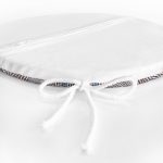 - RealHomes Yuvarlak Fermuarlı Minder - Realhomes  Ekose Zeminde Kırmızı Çiçekler Dijital Baskılı Modern Yuvarlak Fermuarlı Sandalye Minderi Realhomes