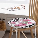 - RealHomes Yuvarlak Fermuarlı Minder - Realhomes Siyah Zikzak Zeminde İlkbahar Çiçekleri Temalı Yuvarlak Fermuarlı Sandalye Minderi Realhomes