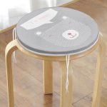 - RealHomes Yuvarlak Fermuarlı Minder - Realhomes Gri Zeminde Mutlu Ayıcık Desenli Bebek Odası Yuvarlak Fermuarlı Sandalye Minderi Realhomes