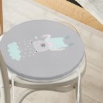 - RealHomes Yuvarlak Fermuarlı Minder - Realhomes  Gri Zeminde Şemsiyeli Ayıcık Motifli Özel Tasarımlı Dijital Baskılı Modern Yuvarlak Fermuarlı Sandalye Minderi Realhomes