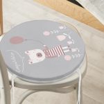 - RealHomes Yuvarlak Fermuarlı Minder - Realhomes Gri Zeminde Balon ve Ayıcık Desenli Bebek Odası Yuvarlak Fermuarlı Sandalye Minderi Realhomes