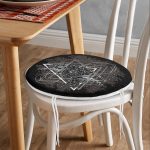 - RealHomes Yuvarlak Fermuarlı Minder - Realhomes  Siyah Zeminde Beyaz Modern Desenli Yuvarlak Fermuarlı Sandalye Minderi Realhomes