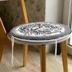 - RealHomes Yuvarlak Fermuarlı Minder - Realhomes Realhomes Eski Medusa Özel Tasarım Yuvarlak Fermuarlı Sandalye Minderi Realhomes