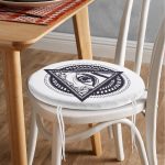 - RealHomes Yuvarlak Fermuarlı Minder - Realhomes  Beyaz Zeminde Lacivert Üçüncü Göz Dijital Baskılı Yuvarlak Fermuarlı Sandalye Minderi Realhomes