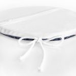 Beyaz Zeminde Lacivert Pusula Motifli Yuvarlak Fermuarlı Sandalye Minderi Realhomes