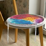 Renkli Uzak Doğu Denge İkonlu Dijital Baskılı Yuvarlak Fermuarlı Sandalye Minderi Realhomes