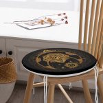 - RealHomes Yuvarlak Fermuarlı Minder - Realhomes Siyah Zeminde Gold Hilal İçerisinde Üçüncü Göz Motifli Yuvarlak Fermuarlı Sandalye Minderi Realhomes