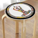 - RealHomes Yuvarlak Fermuarlı Minder - Realhomes  Siyah Zeminde Yoga Motifli Yuvarlak Fermuarlı Sandalye Minderi Realhomes