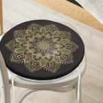- RealHomes Yuvarlak Fermuarlı Minder - Realhomes  Siyah Zeminde Gold Mandala Motifli Yuvarlak Fermuarlı Sandalye Minderi Realhomes