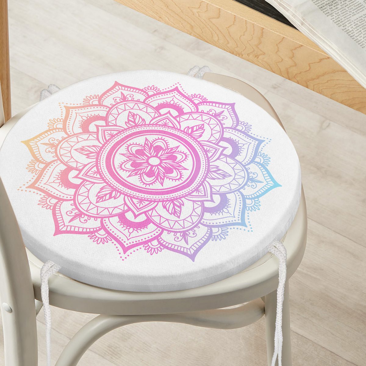 Beyaz Zeminde Pembe Mavi Mandala Desenli Özel Tasarım Yuvarlak Fermuarlı Sandalye Minderi Realhomes