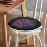 Siyah Zeminde Renkli Fâtımâ'nın Eli Desenli Yuvarlak Fermuarlı Sandalye Minderi Realhomes